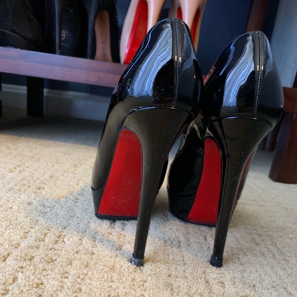 Christian Louboutin Fifi Pumps; size 35.5 (US 5.5)